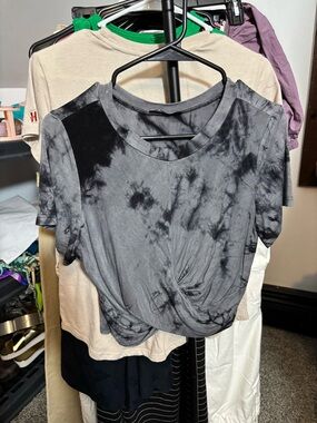 SHEIN Black & Gray Tie-Dye Twist Front Crop Top
